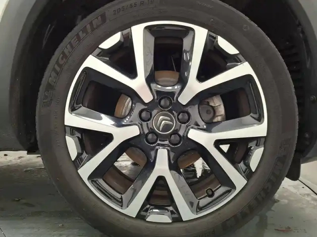 Citroën C5 Aircross bluehdi 130 s&amp;s eat8 — photo 21