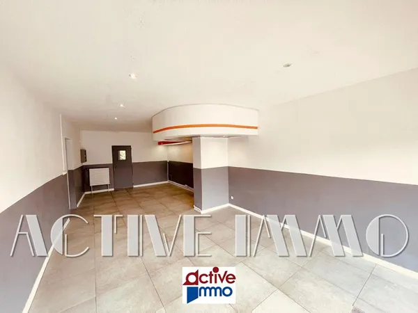 Local commercial 5 pièces 158 m²