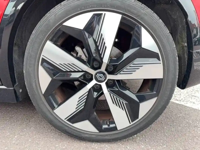Renault Megane e-tech ev60 220 ch super charge — photo 20