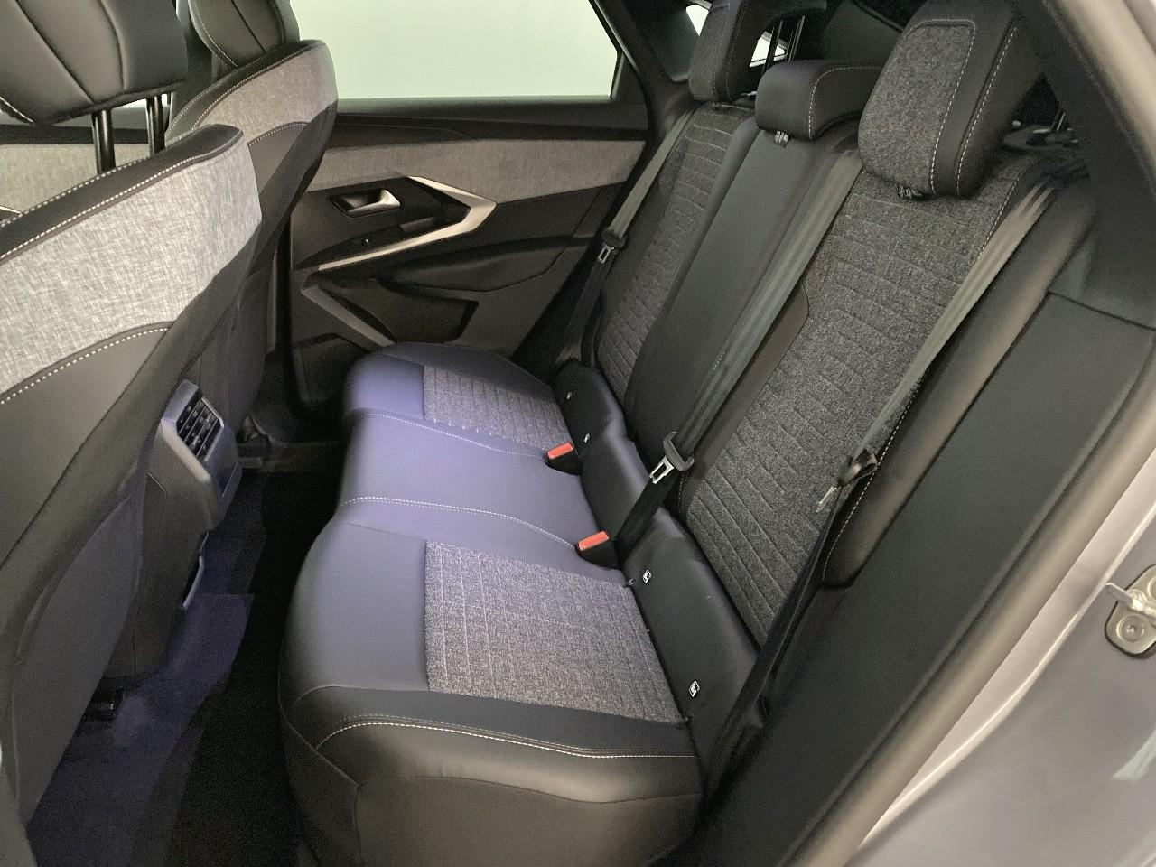 Peugeot 3008 hybrid 145 e-dcs6 allure business — photo 10