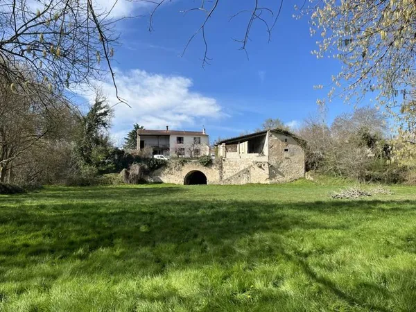 Maison en pierre 5 pièces 260 m²
