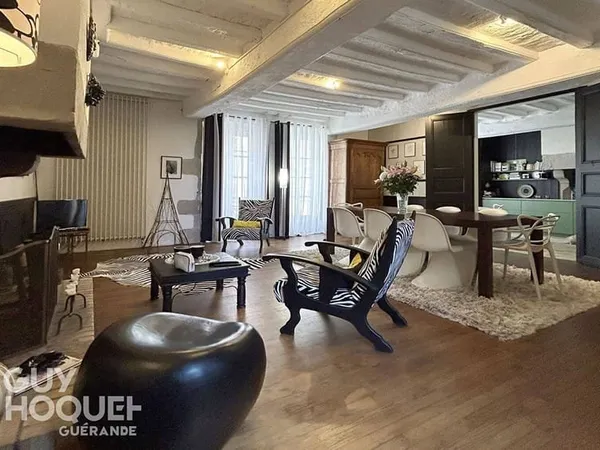 Maison 8 pièces 262 m²