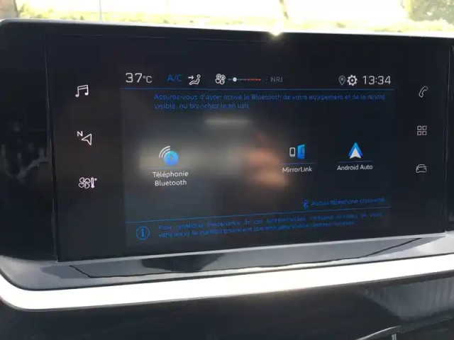 Peugeot 208 puretech 75 s&amp;s bvm5 — photo 19