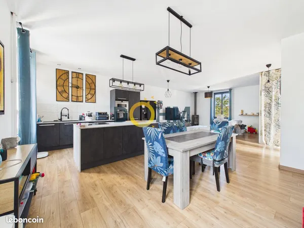 Propriété 4 pièces 135 m²