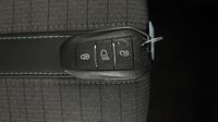 Peugeot 2008 1.2 PureTech 130ch S&S Allure Pack EAT8 — photo 16