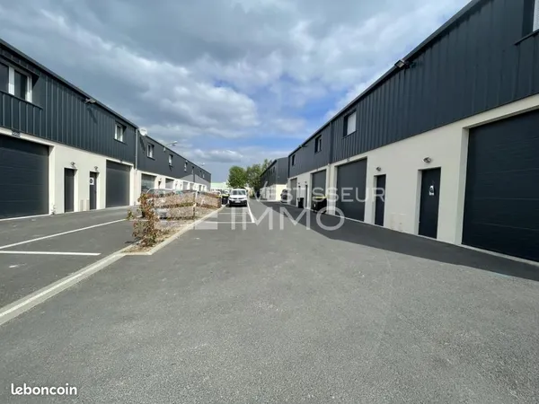 Local d'activité 220 m²