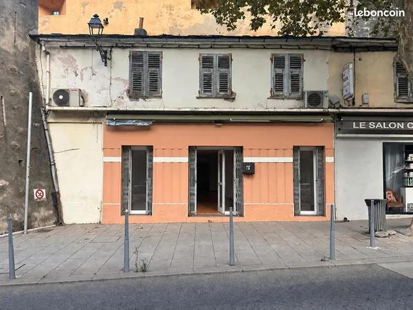 Local commercial 76 m² BASTIA