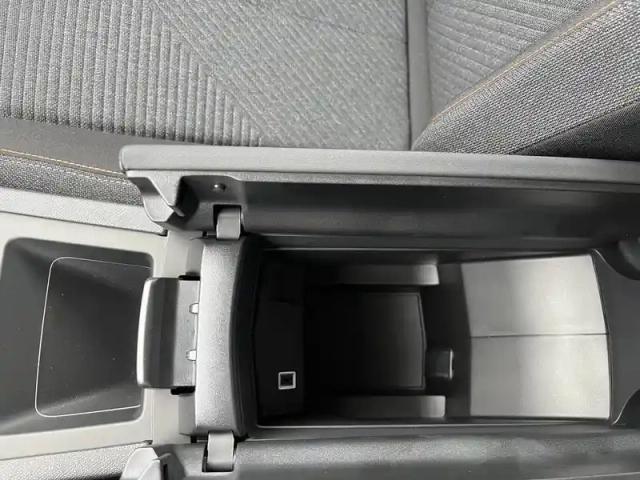 Peugeot 308 hybrid 145 e-dcs6 — photo 57