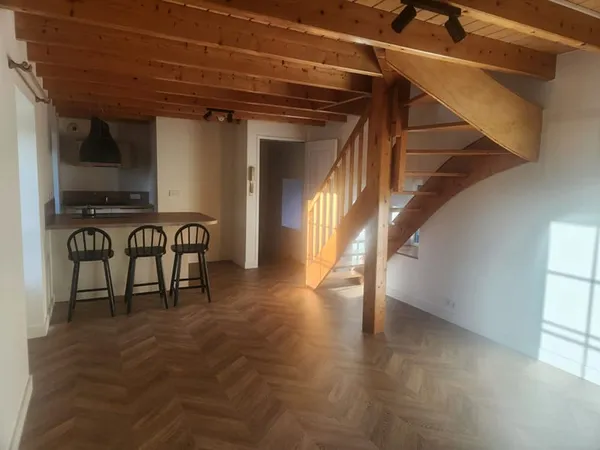 A LOUER CENTRE VILLE T3 de 44 m2 rénové
