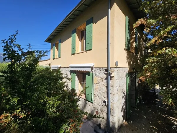 Levens 06670 / Villa individuelle 5-6 pièces 146 m² / vue collines et montagnes / position dominante
