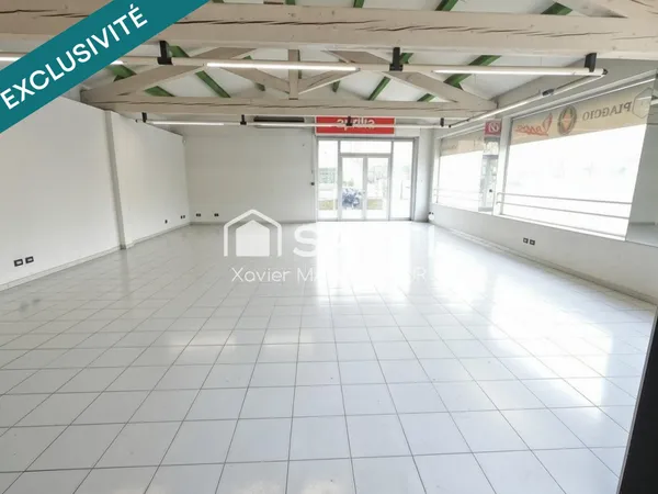 EN EXCLUSIVITÉ  À Vendre Local commercial 433 m²