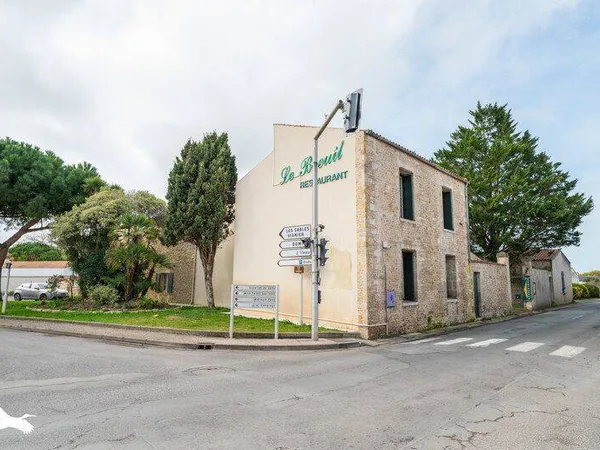 Maison 7 pièces 307 m²