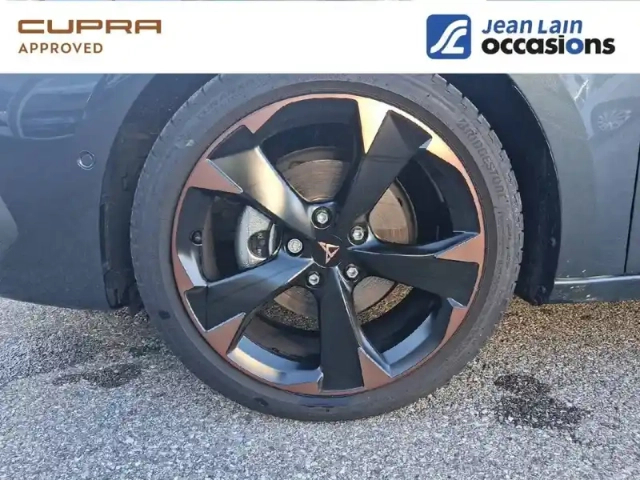Cupra Leon 1.5 etsi hybrid 150 ch dsg7 — photo 32