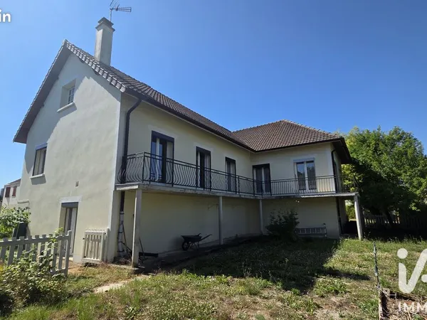 Maison 8 pièces 231 m²