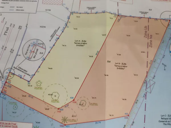 Terrain 1535 m2 centre Loyat