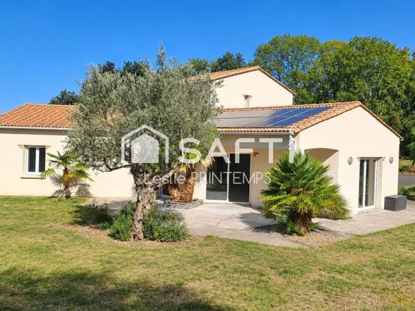 Maison 200 m² - 4 000 m² terrain - 3 ch. bureau