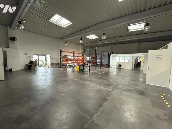 Local d'activités 410 m²