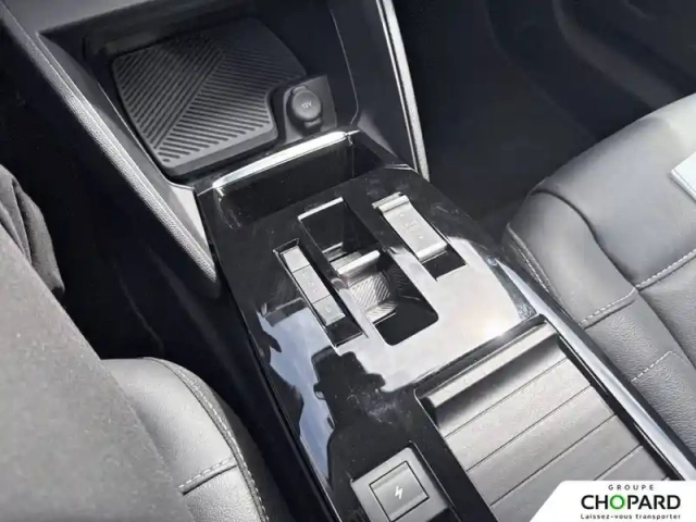 Citroën C4 e- 136 ch automatique — photo 18