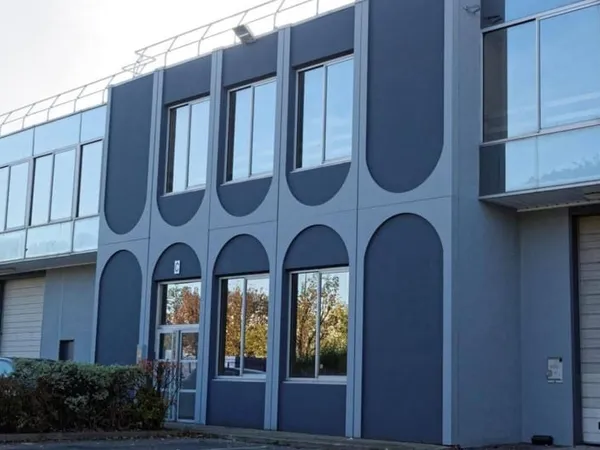 Local d'activité 1117 m²