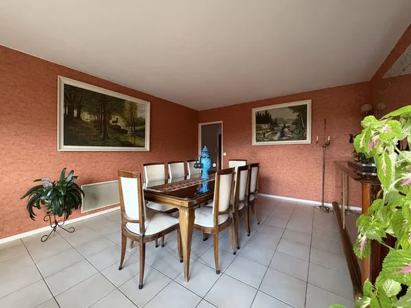 Appartement de Type T4 avec balcon de 9 m2 et 2 places de parking dans une résidence sécurisée