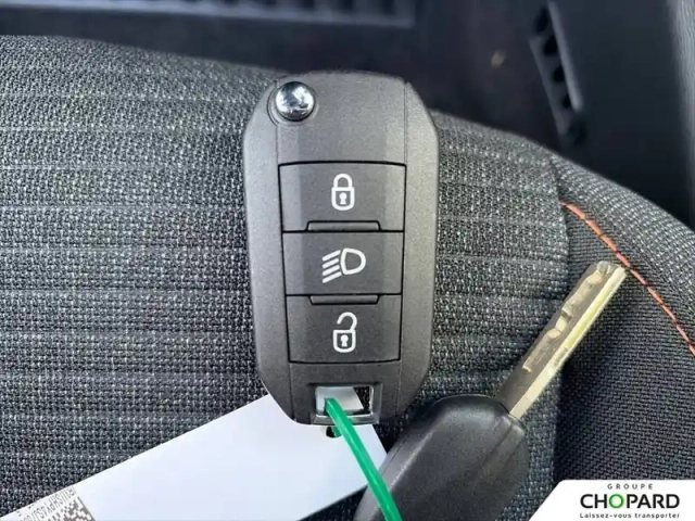 Peugeot 2008 hybrid 145 e-dcs6 — photo 48