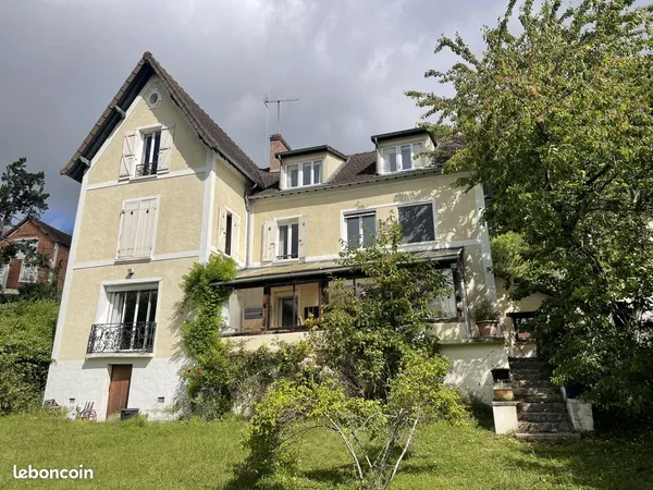Maison 11 pièces 260 m²