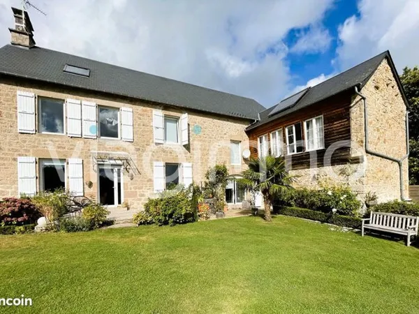 Propriété 9 pièces 233 m²