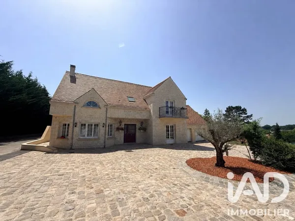 Maison 8 pièces 215 m²