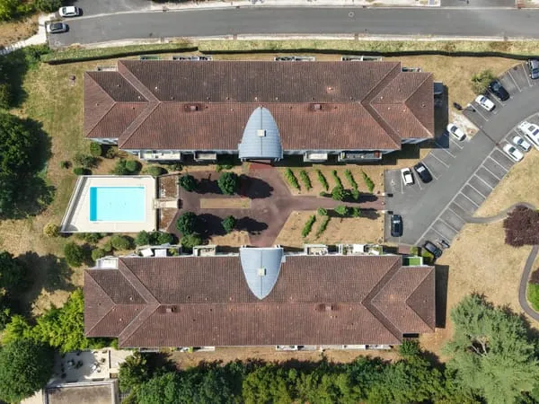 Appartement 2 pièces 41 m² - balcon - stationnement et piscine