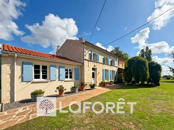 Maison 7 pièces 222 m²