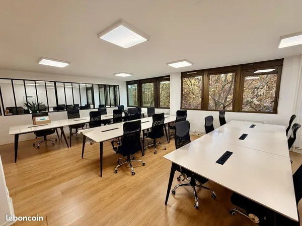 Bureaux 1 447 m²