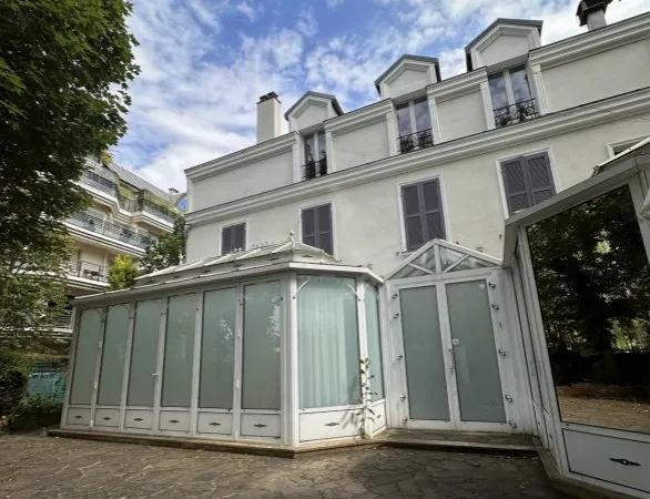 Hotel particulier / Villa au coeur de l'Ile de la Jatte