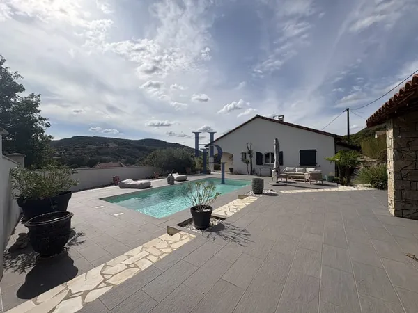 Vente villa avec piscine et garage Saint Affrique