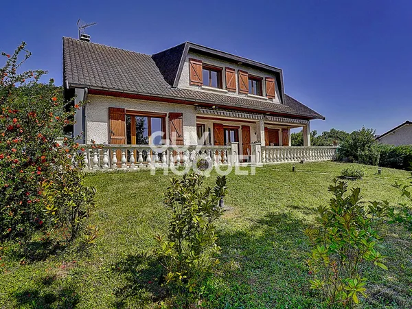 Villa sur sous sol à vendre de 6 pièces de 135 m²