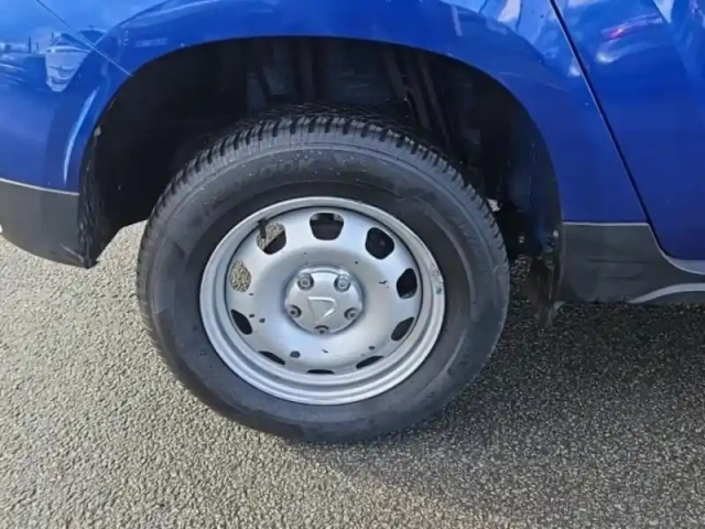 Dacia Duster 1.0 eco-g 100ch essential 4x2 — photo 6