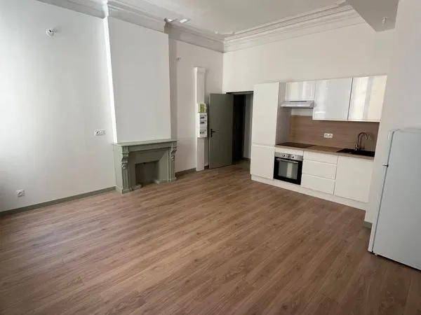 Appart T2 sur cour - 42m2 - Refait à neuf - Immeuble sécurisé