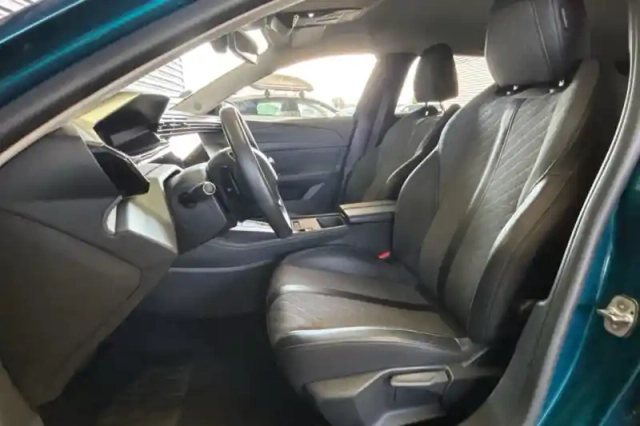 Peugeot 408 puretech 130 ch s&amp;s eat8 — photo 9