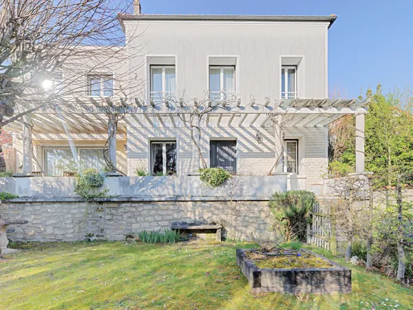 Maison familiale avec jardin