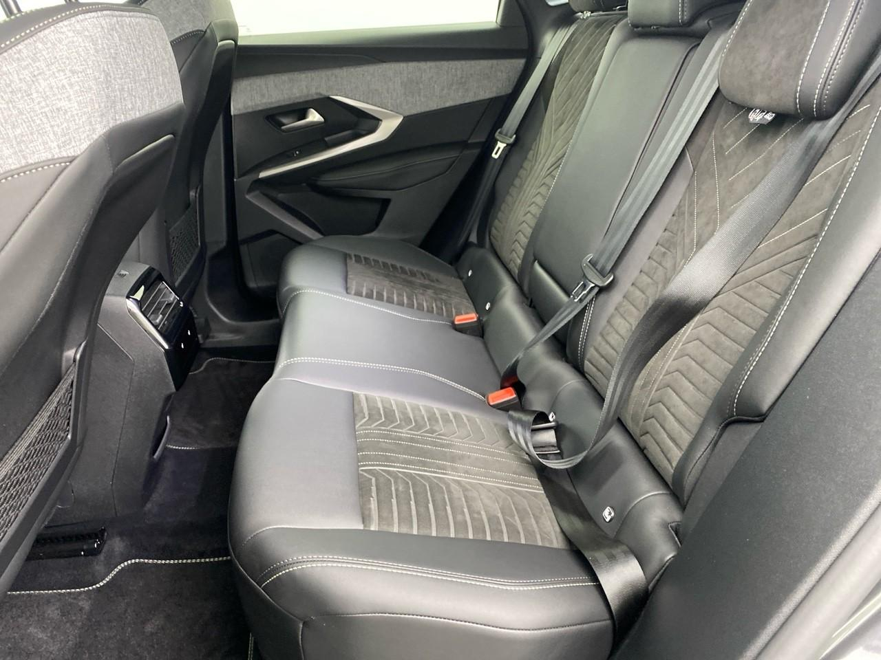 Peugeot 3008 hybrid 145 e-dcs6 gt — photo 10