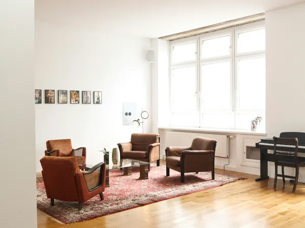 Rénover un parquet ancien : ponçage, vitrification ou huile, choix selon l'essence