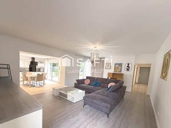T3 rénové de 76 m² avec terrasse de 50 m² et parking privé