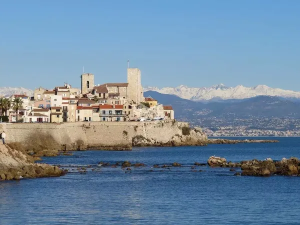 À Vendre - Fonds de commerce à Juan-les-Pins | Produit rare sur le marché