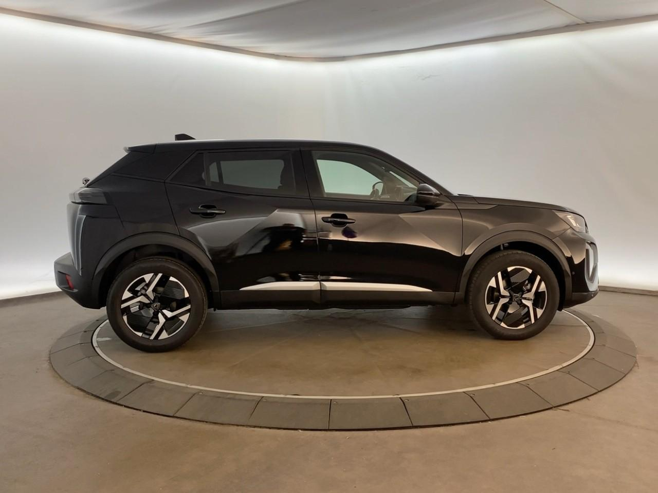 Peugeot 2008 turbo 100 ch bvm6 allure — photo 4