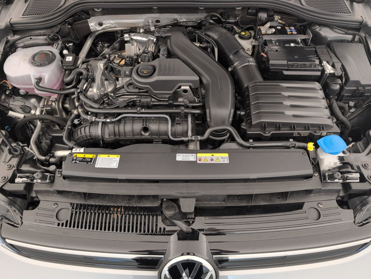 Volkswagen Golf 8 — photo 21