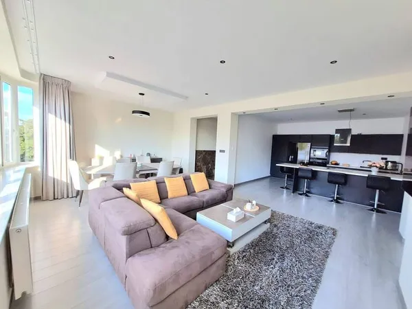 Appartement 5 pièces 135 m²