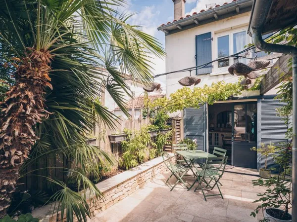 Vends maison de charme 1900 avec piscine
