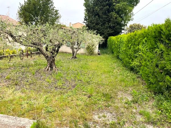 Terrain 521 m²