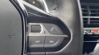 Peugeot 2008 1.2 PureTech 130ch S&S Allure EAT8 — photo 17