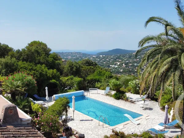 Maison 8 pièces 190 m²
