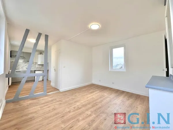 ROUEN PROXIMITE PLACE CAUCHOISE - STUDIO RENOVE